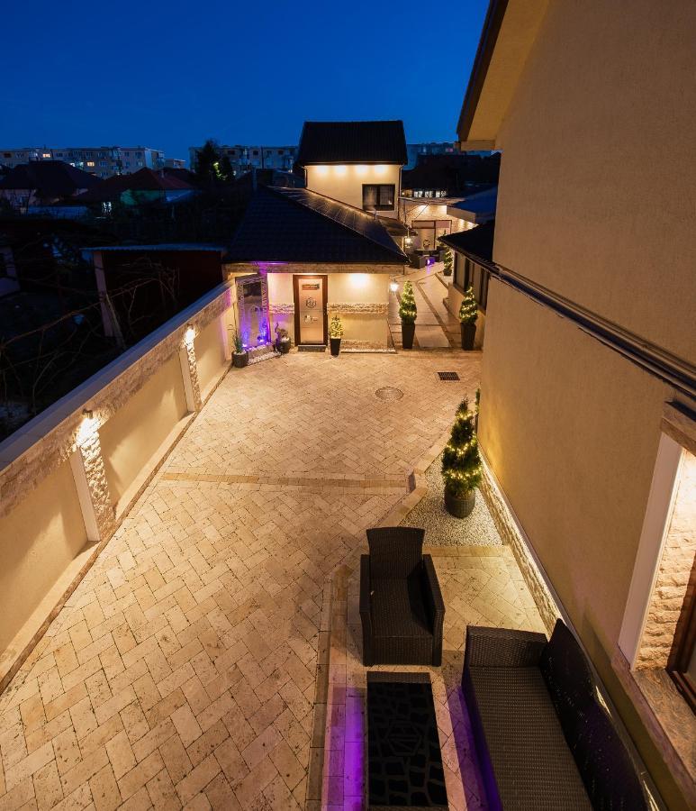 H & V Residence - Diamond Bungalow Apartment Арад Екстериор снимка