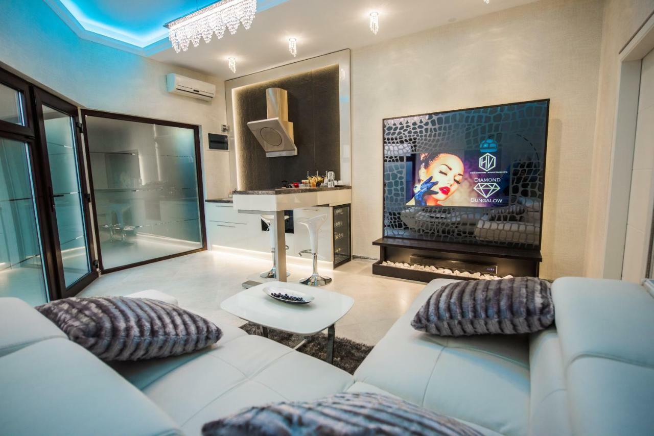H & V Residence - Diamond Bungalow Apartment Арад Екстериор снимка