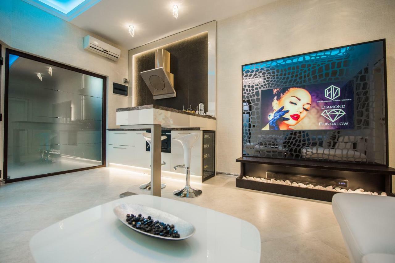 H & V Residence - Diamond Bungalow Apartment Арад Екстериор снимка